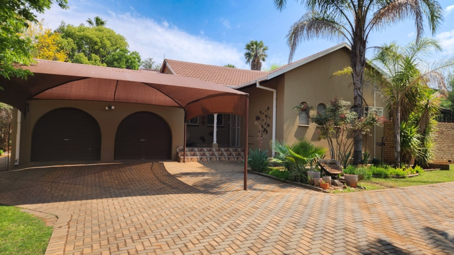 4 Bedroom Property for Sale in Wilkoppies North West